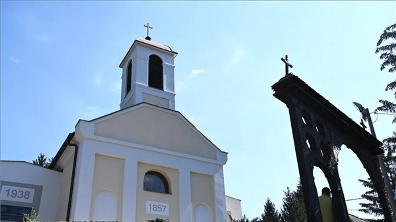 Megújult Pilisszentlélek katolikus temploma