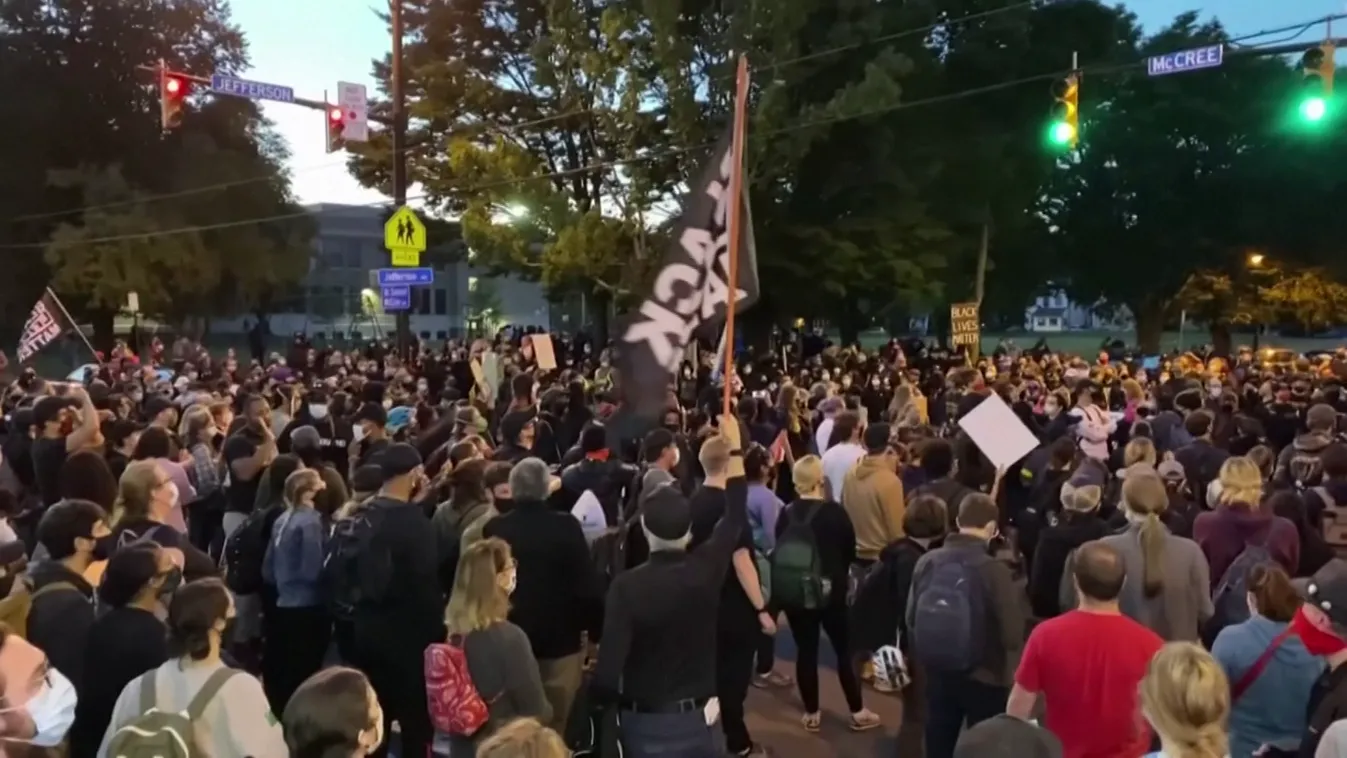 Milliárdos kárt okoznak a zavargások