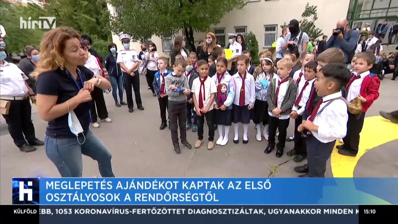 Meglepetés ajándékot kaptak az első osztályosok a rendőrségtől