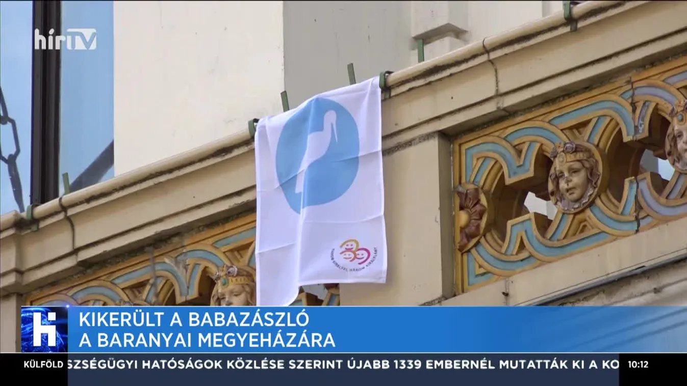 Kikerült a babazászló a baranyai megyeházára