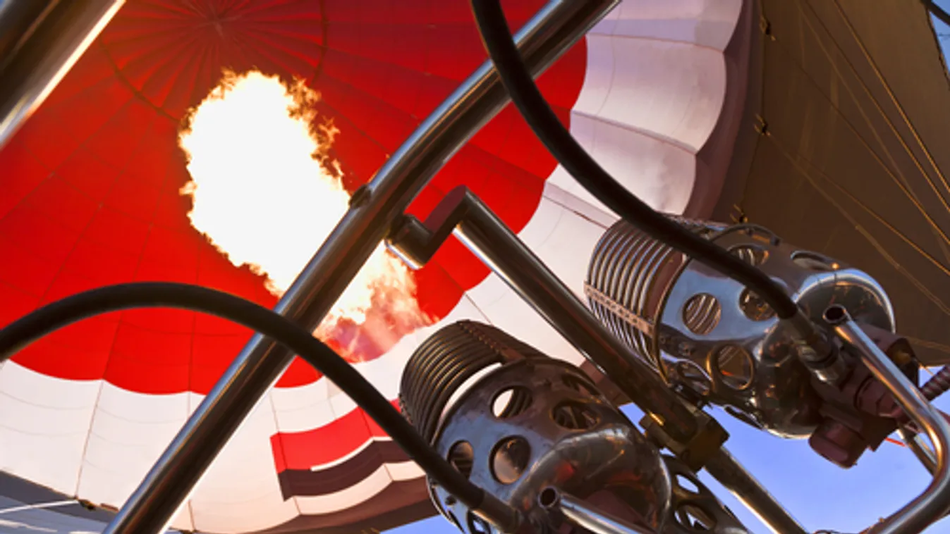 Lezuhant egy hőlégballon Fejér megyében