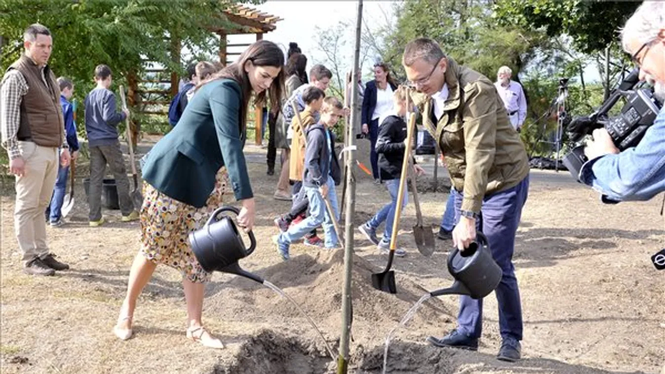 Rétvári: Fontos, hogy a köznevelés a tanórákon kívül is a természetvédelmet szolgálja