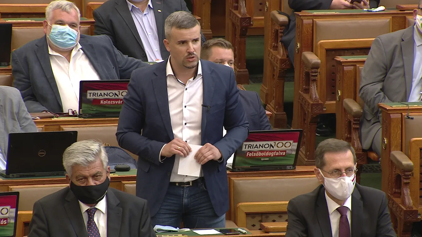 Jakab kocsmai stílusa sok volt Kövér Lászlónak