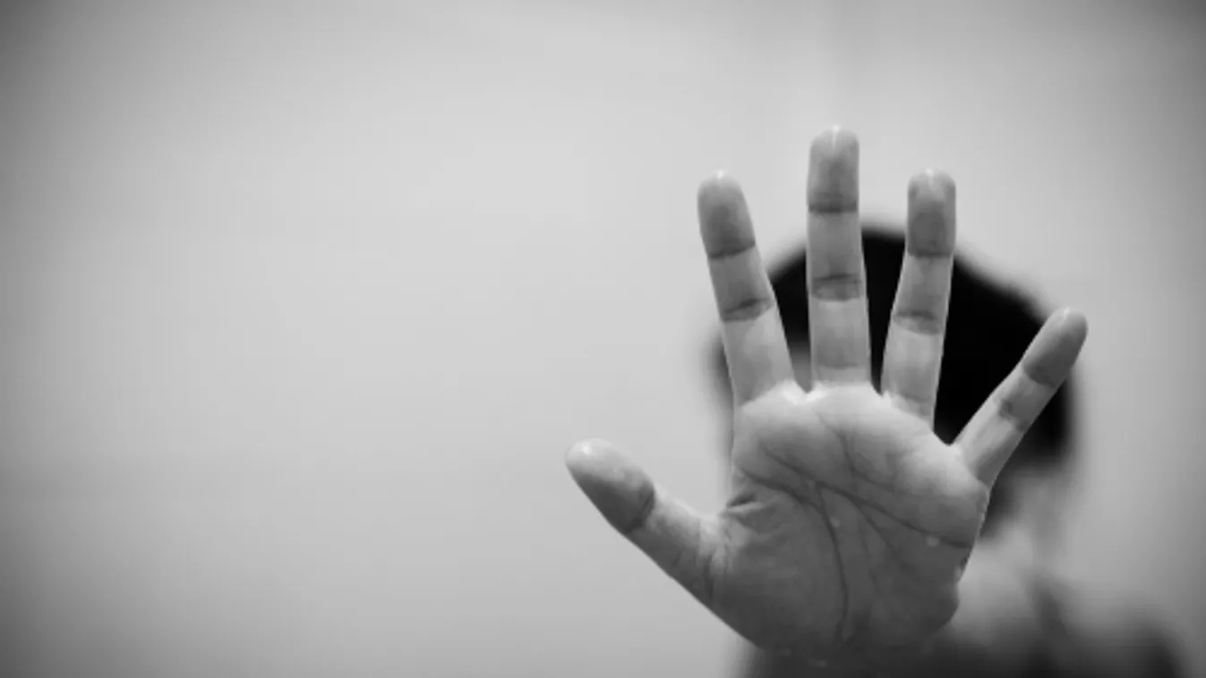 Letartóztatásba került egy iskolai szexuális erőszakkal vádolt férfi