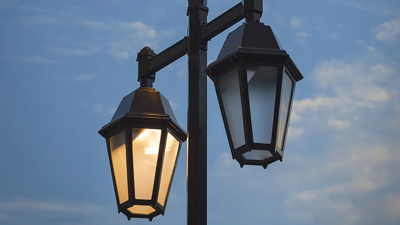 Elkezdődött az okos közvilágítási rendszer kialakítása Békéscsabán