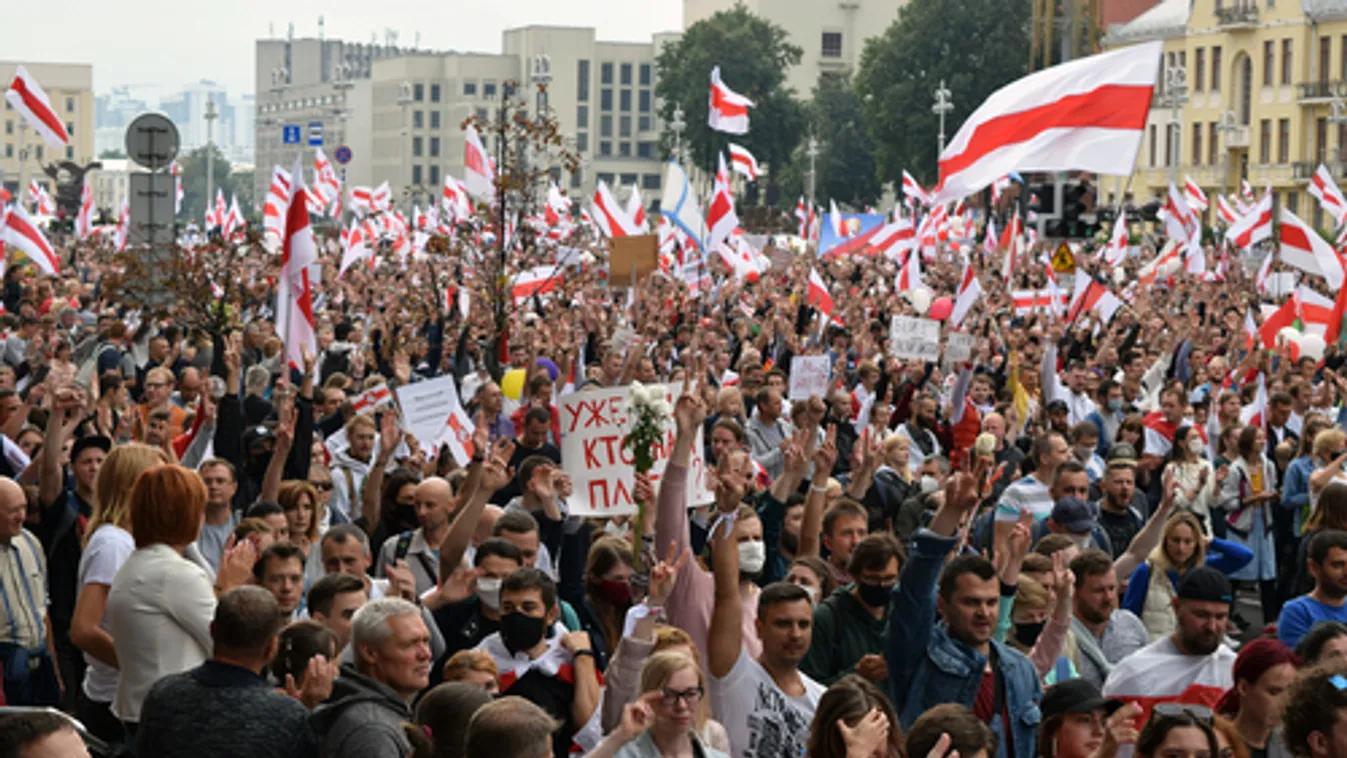 Nagy erőkkel vonultak fel Minszkben a biztonsági erők a tüntetőkkel szemben