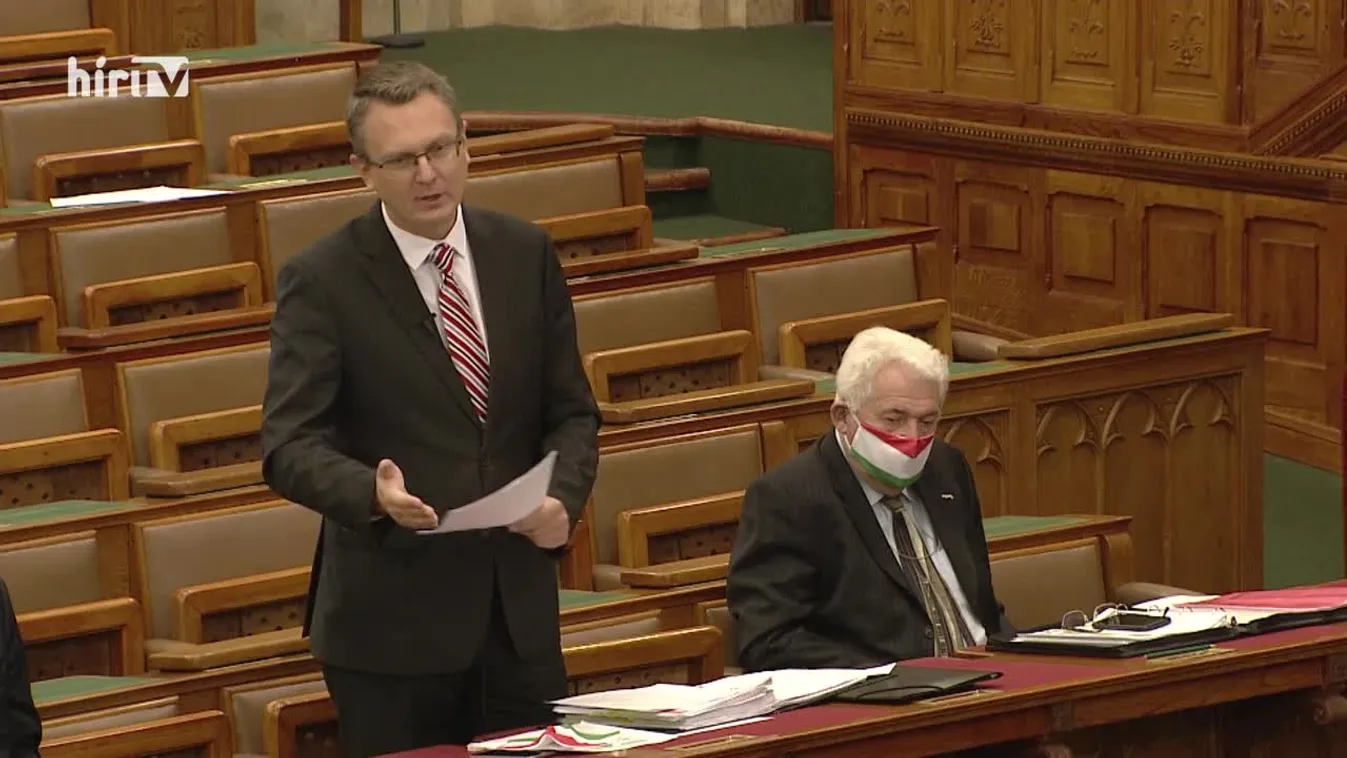 Rétvári Bence: Ungár azok mellett érvel, akik az idősek juttatásait csökkentették
