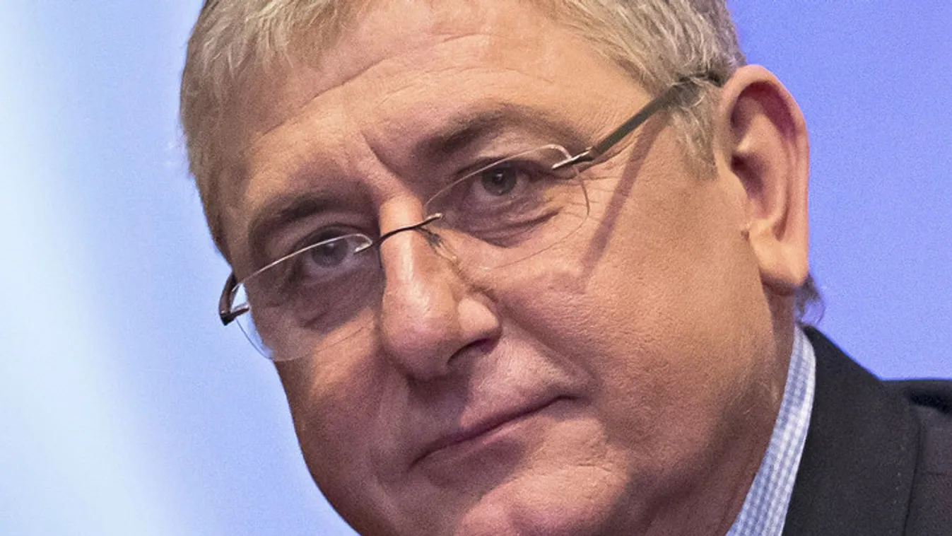 A balliberális önkormányzati koalíciók egymással civakodnak a hatalomért