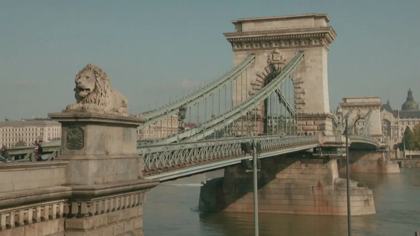 Budapesti srácok: Óránként 25 ezer forintért „szakértik” a Lánchíd közbeszerzési dokumentumait