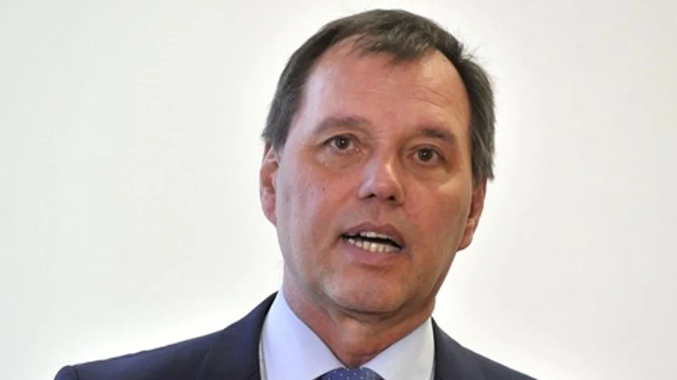 Szlávik: Csak a szabályok betartásával lehet megakadályozni a járvány terjedését