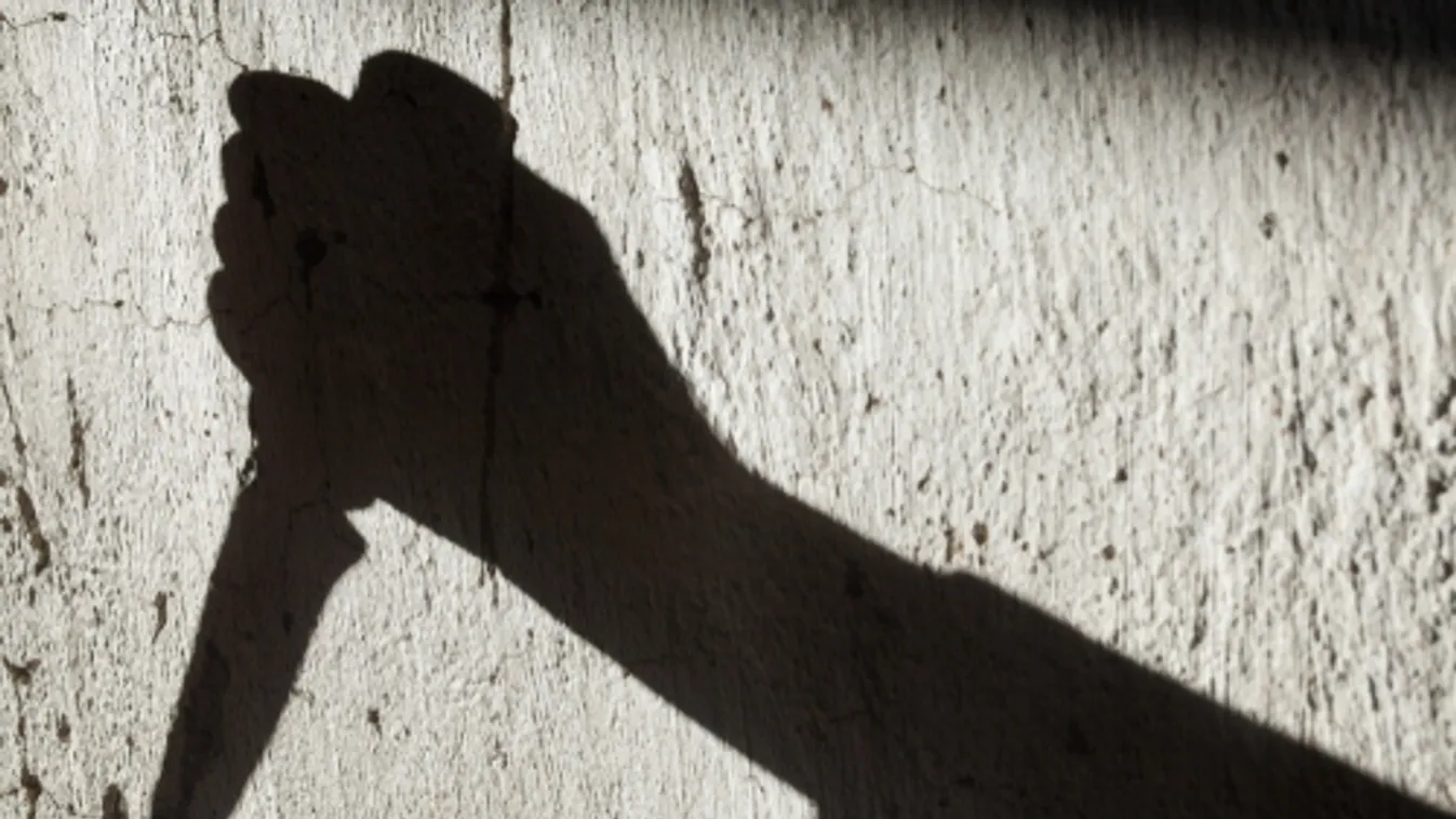 Késelés áldozata lett egy fiatal férfi Pécsen