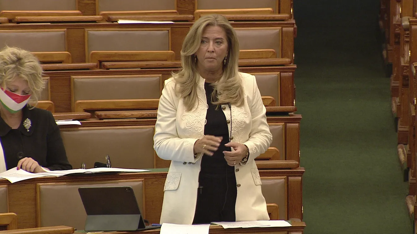 Dr. Selmeczi Gabriella: A vakcina nem politikai kérdés