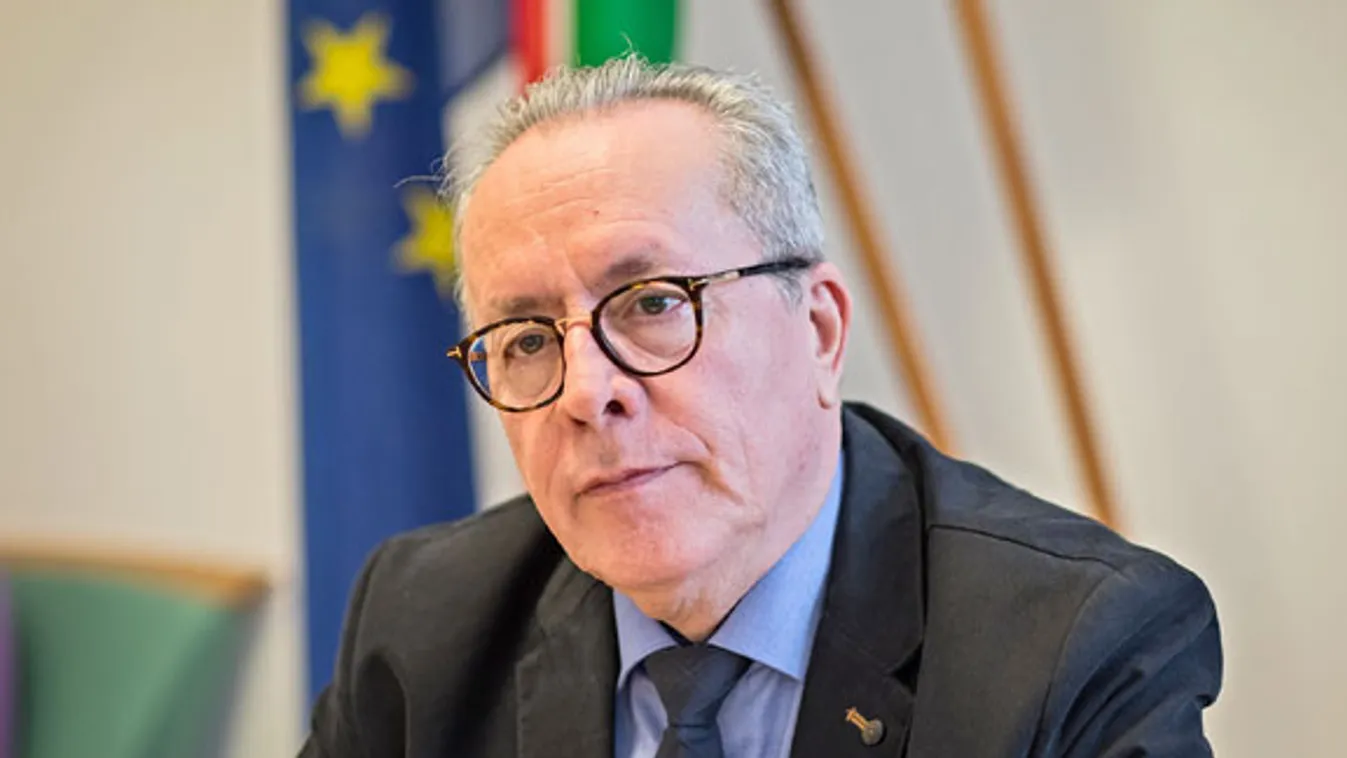 Bakondi: Összefüggés van a terrorizmus és az illegális migráció között