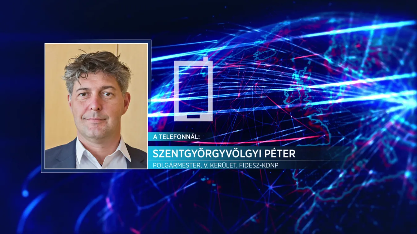 Egy év után sem lett közpark a Városháza udvarán