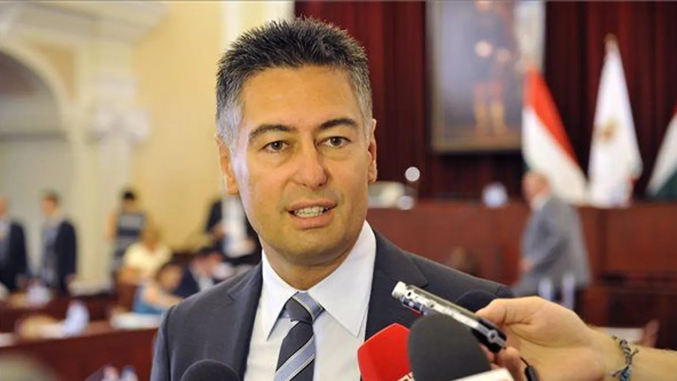 Az MSZP-sek saját embereikkel világítják át az általuk vezetett zuglói önkormányzat cégeit