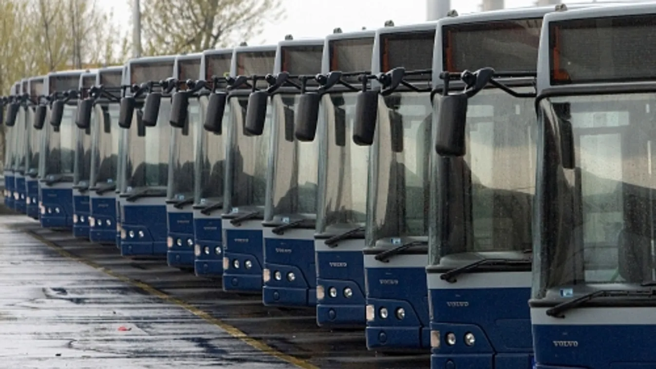 Nem tudja időben leszállítani a buszokat a nyertes cég