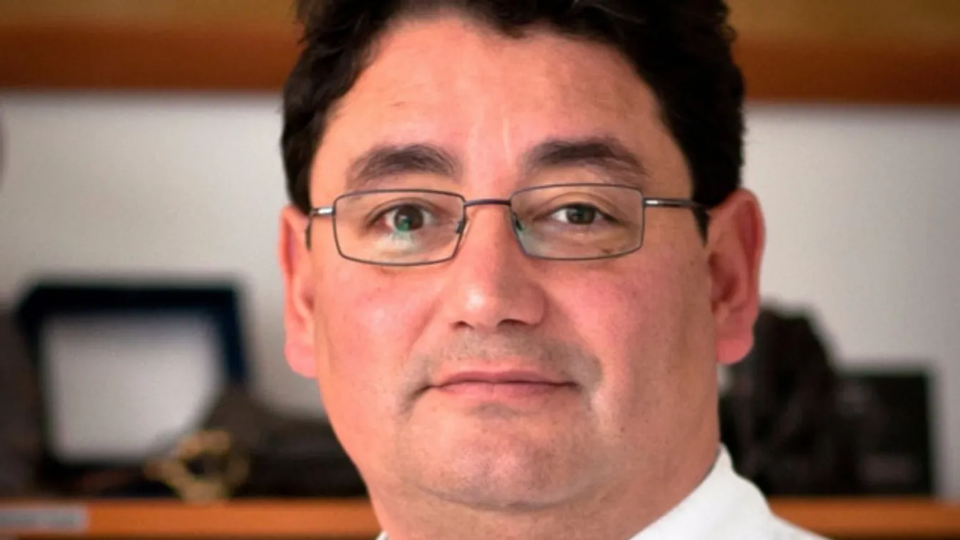 Merkely Béla: Mindenkit szuperterjesztőnek kell tekinteni