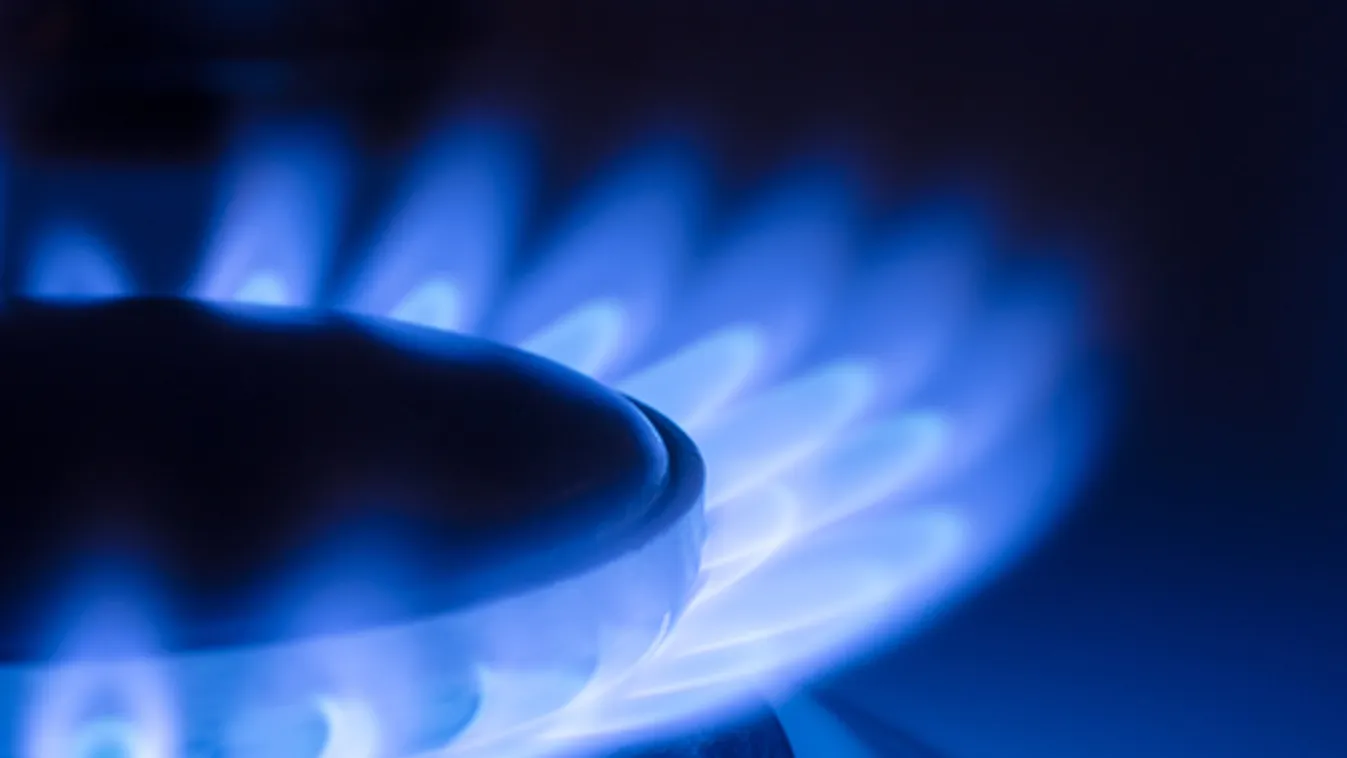 Szén-monoxid-mérgezés gyanújával négy ember vittek kórházba