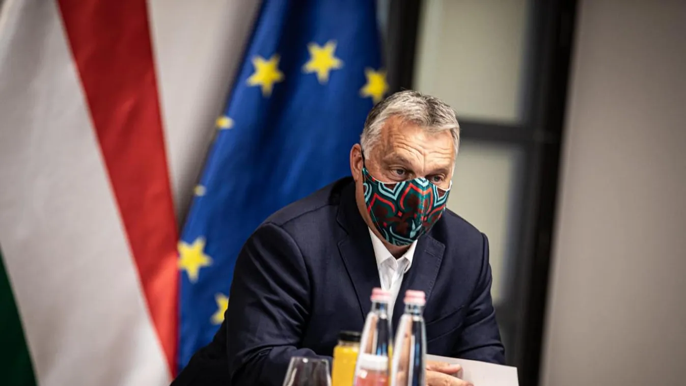 Orbán: Holnaptól kötelező lesz a maszkviselés a közterületeken is