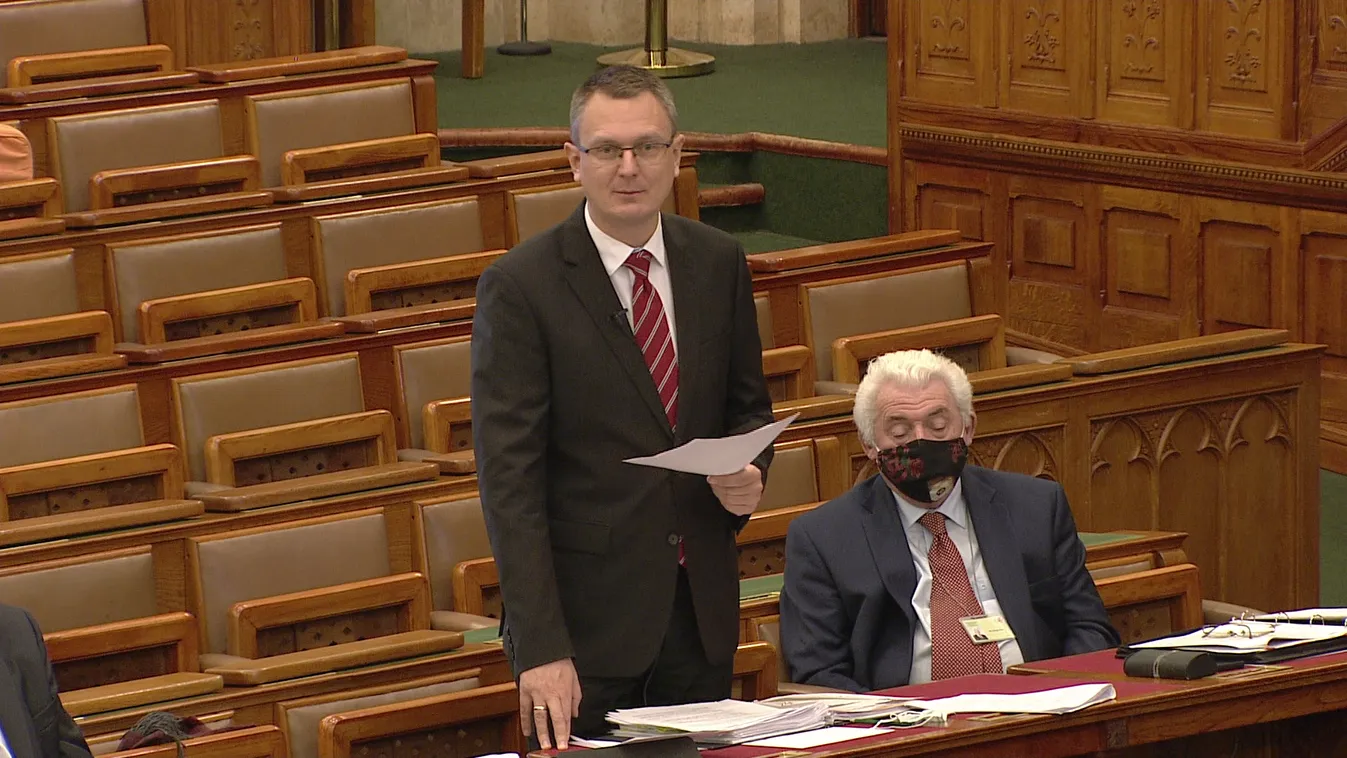 Rétvári Bence: Nem kapott kellő segítséget a védekezéshez a kormány az ellenzék részéről
