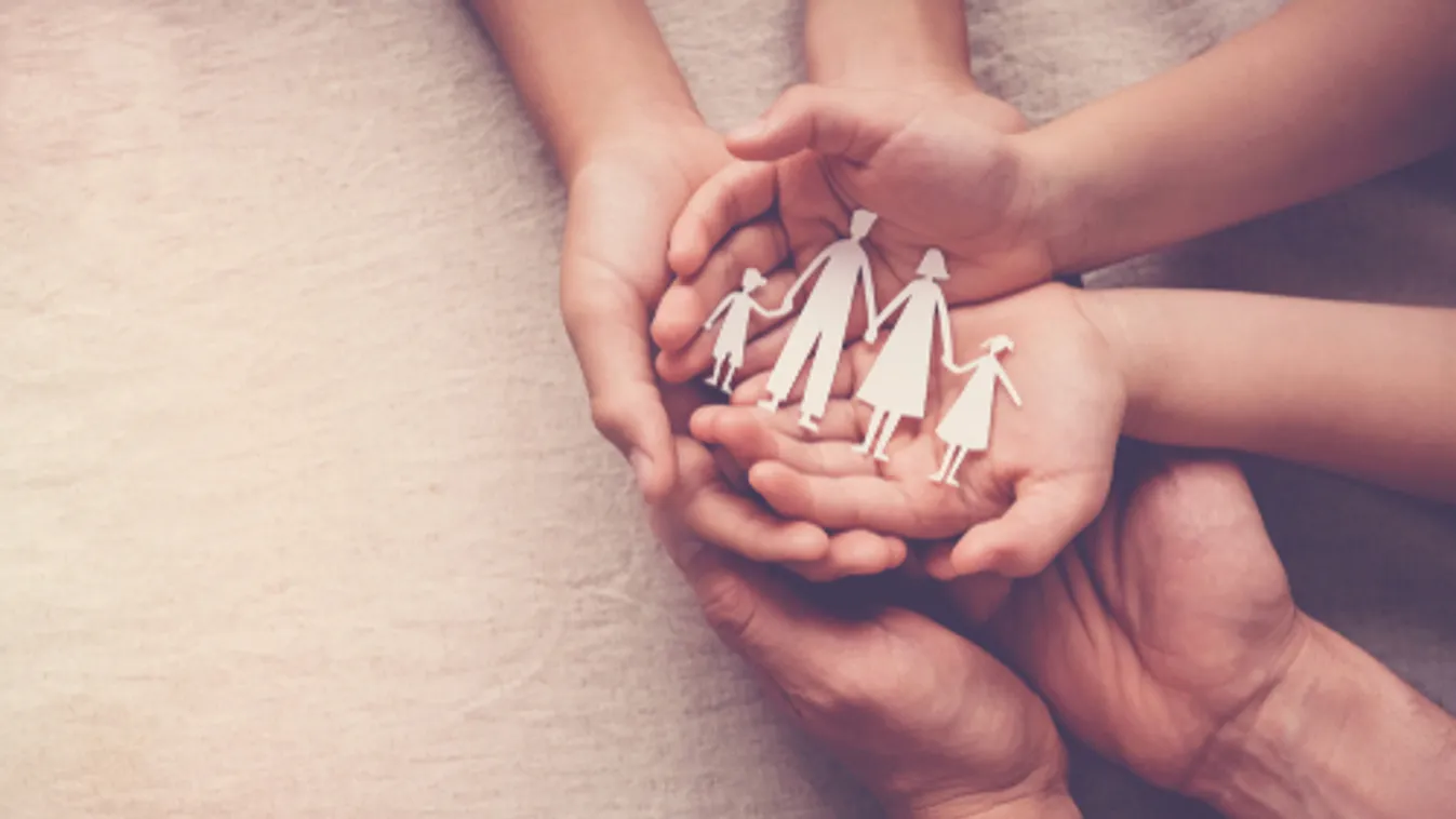 A kormány benyújtotta a családok védelmét szolgáló Alaptörvény-módosítást