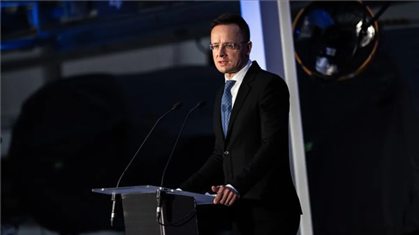 Szijjártó: Tisztán elektromos autók gyártásába kezd a Mercedes Kecskeméten