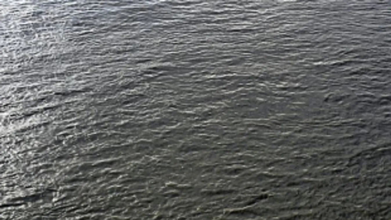 Megkezdődött az olajszennyezett anyagok elszállítása Szigetszentmiklósról