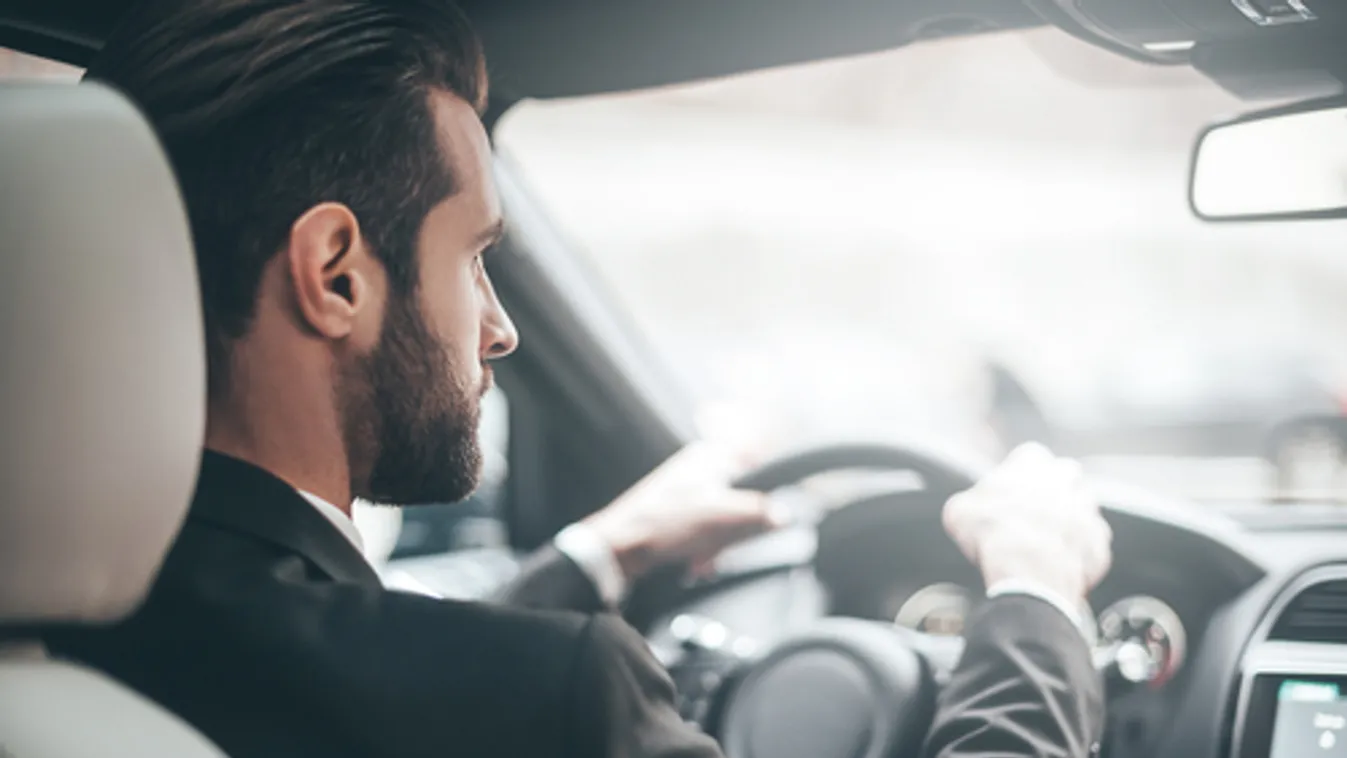 Magyar közút: Sok autós nem figyel az időszakos jelzésekre