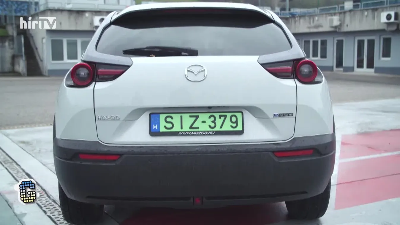 Garázs: Leteszteltük a zöld rendszámos Mazda MX-30