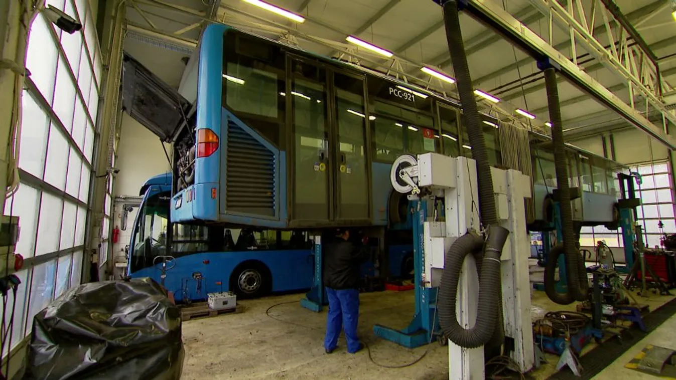 Amatörizmus: még a rendszámot sem takarta ki a más cég buszaival pályázó kamucég