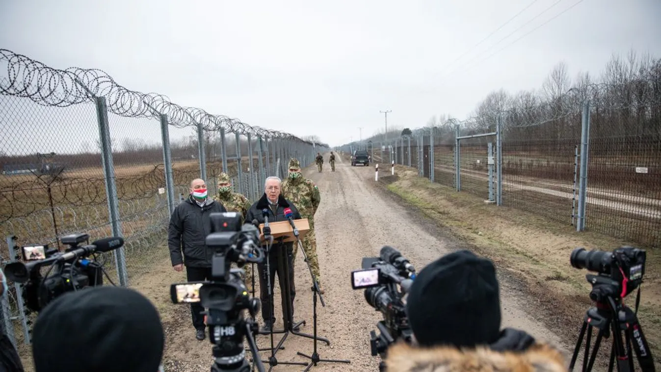 Bakondi: Több mint 42 ezer határsértőt fogtak el idén