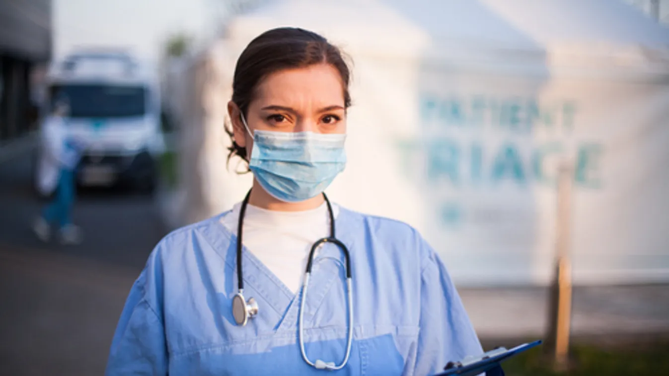 Ajándékcsomagot kaptak a váci kórház dolgozói