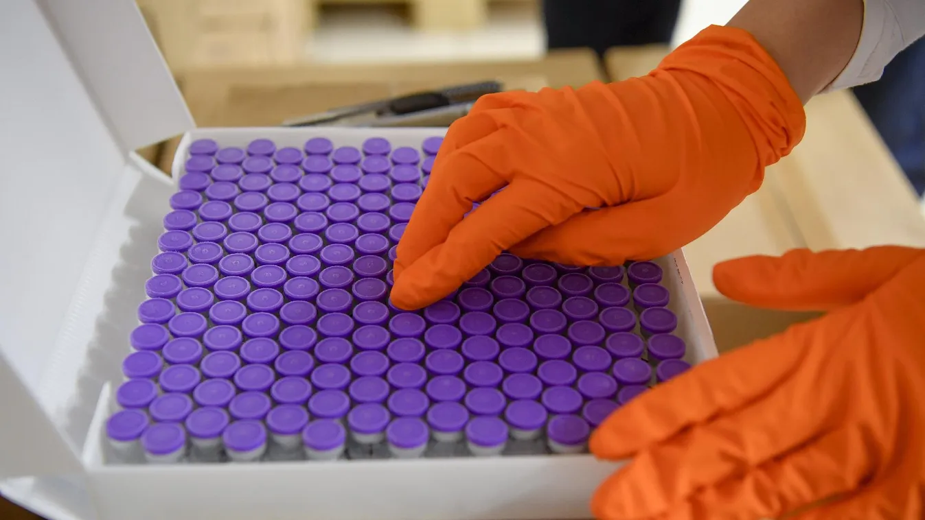 Már Debrecenbe is megérkezett az első vakcinaszállítmány