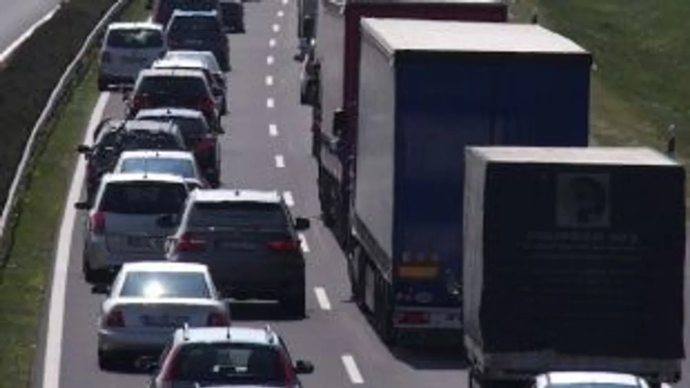 Az M0-son és az M5-ösön is több kilométeres a torlódás