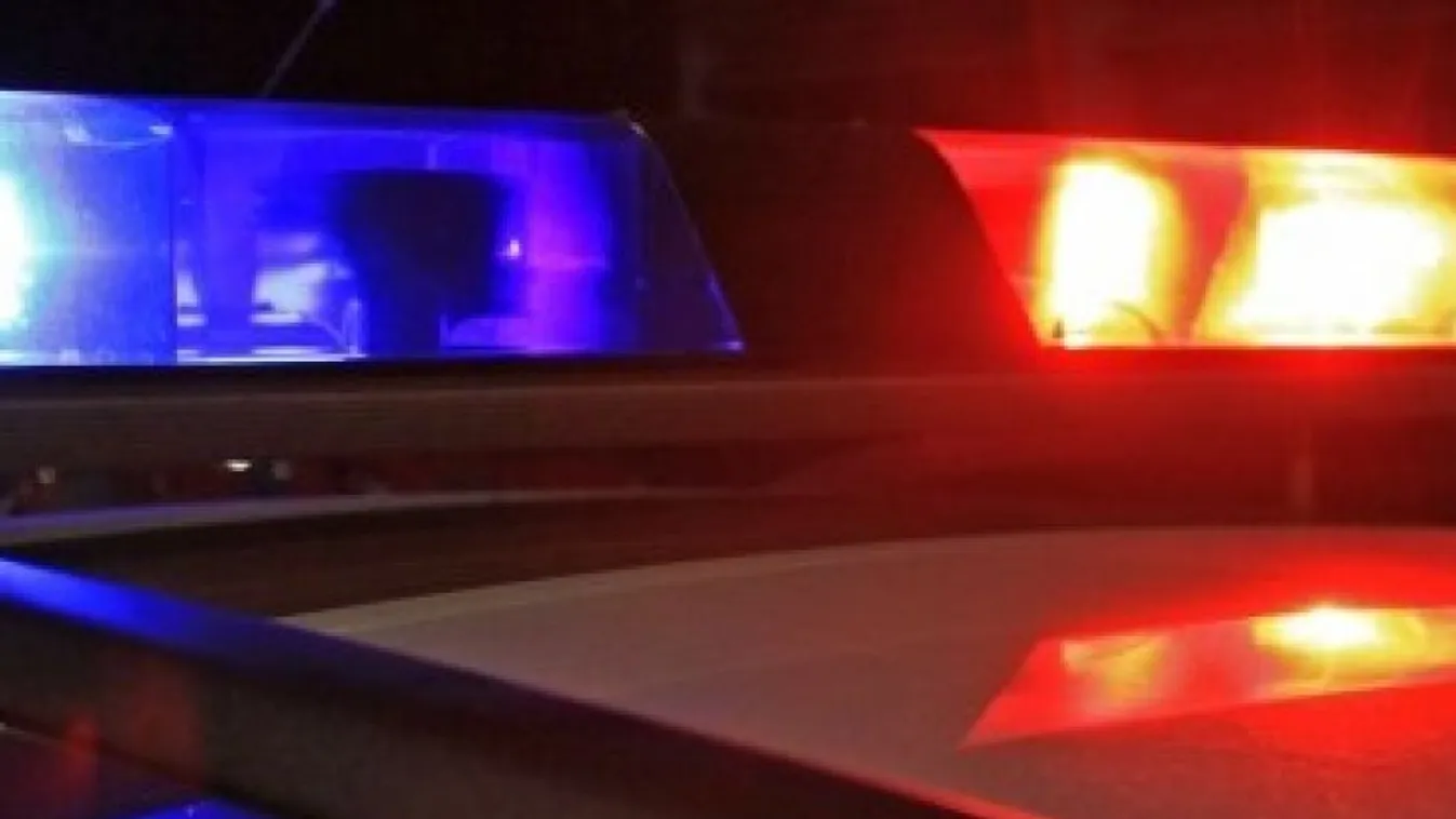 Kizuhant egy másfél éves gyermek egy második emeleti lakásból