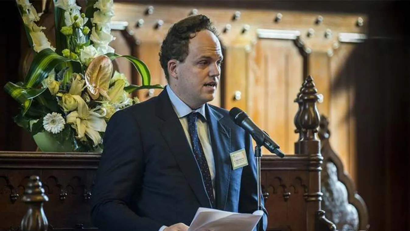 Ő lesz Szájer József utódja az Európai Parlamentben