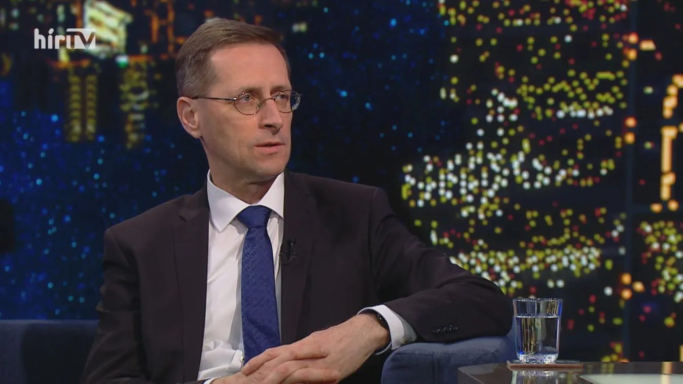 Varga Mihály: A 25 év alatti fiataloknak jövő évtől nem kell adót fizetniük