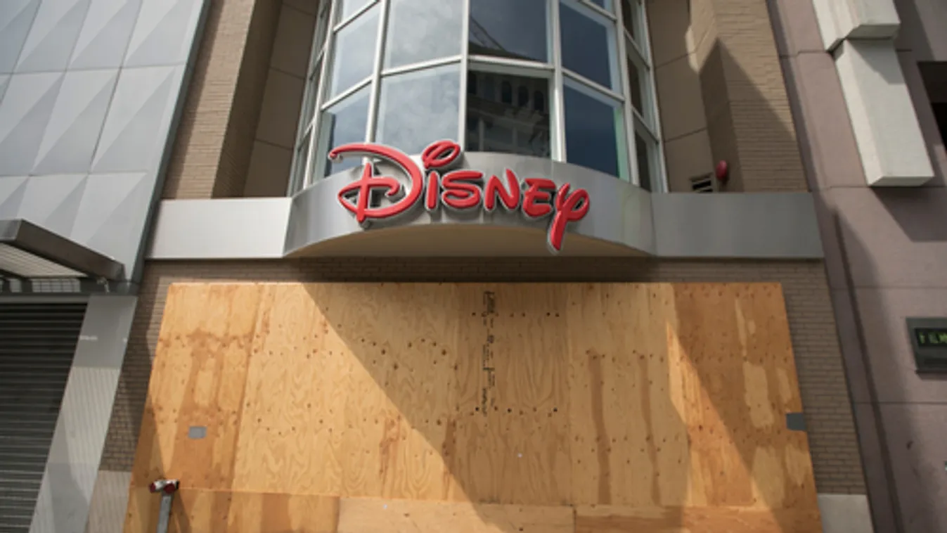 Hatalmas oltóközpont lesz a kaliforniai Disneylandben