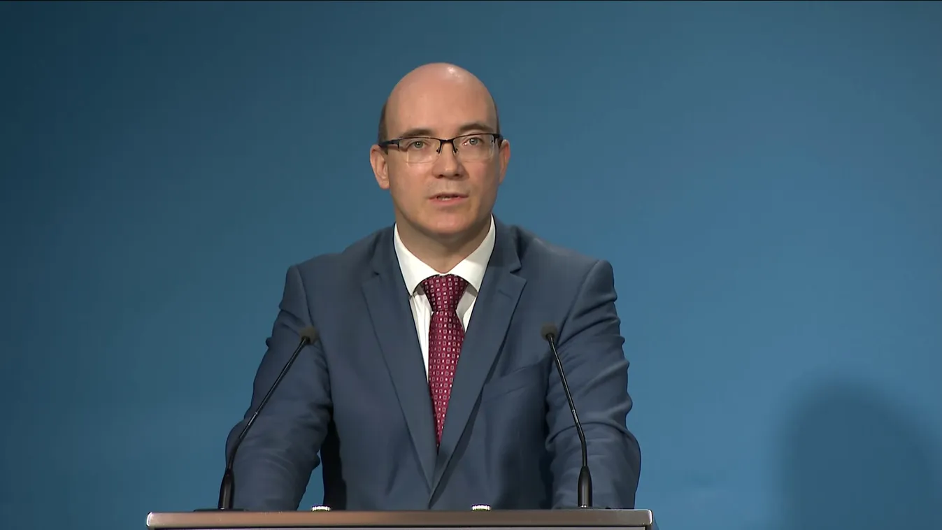 Maruzsa Zoltán: Az Operatív Törzs azt javasolja, folytatódjon a digitális munkarend a középiskolák esetében