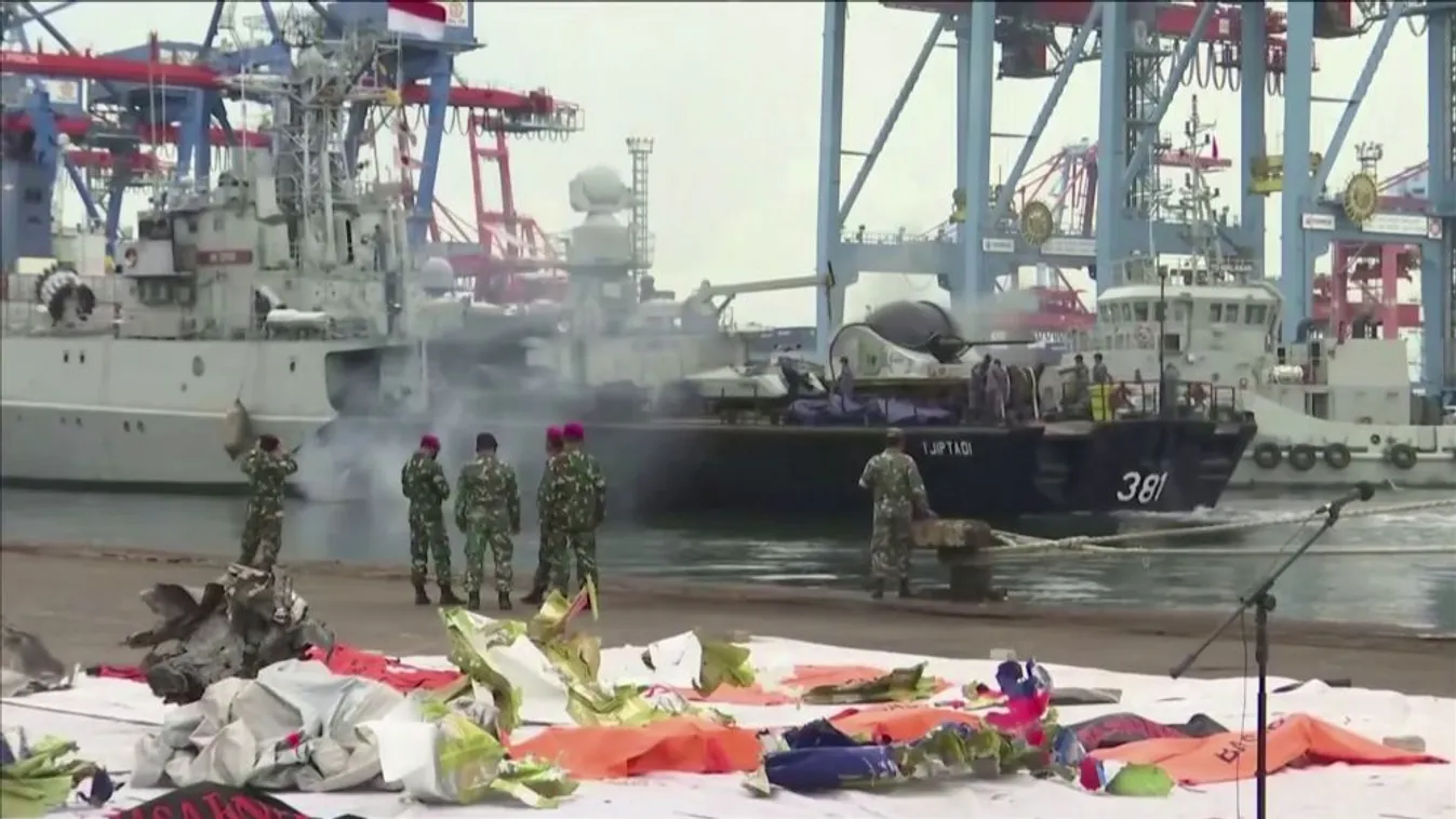 Így kutatják a lezuhant repülőgép roncsait