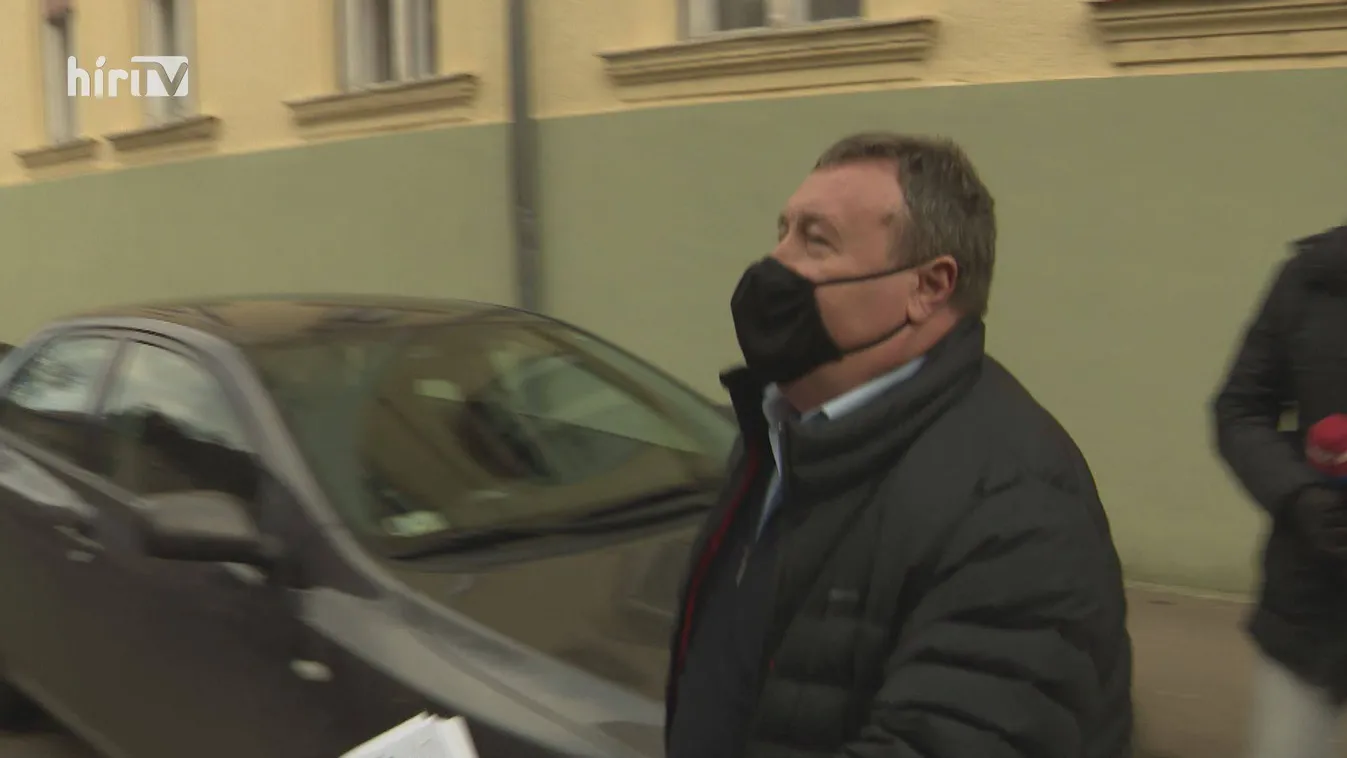 Hivatali visszaélés gyanújával feljelentették a gyöngyösi polgármestert