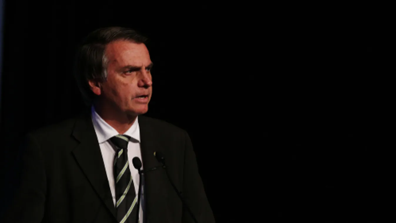 Ezrek követelték Bolsonaro elnök hivatali felmentését Brazíliában