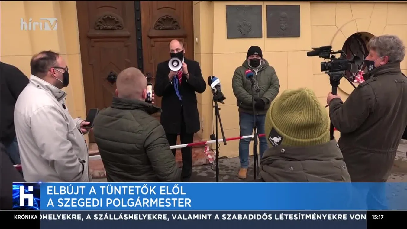 Elbújt a tüntetők elől a szegedi polgármester