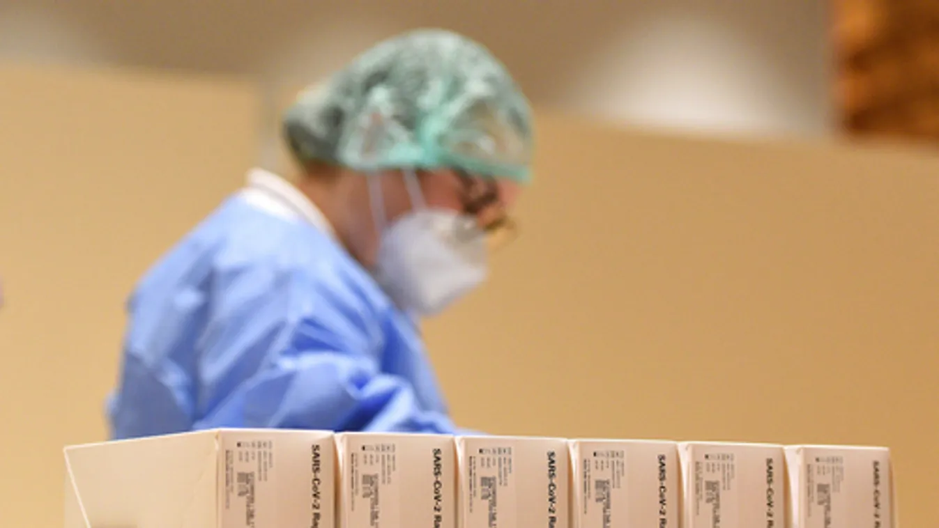 Ausztria az átfogó koronavírus tesztelésben látja az áthidaló megoldást