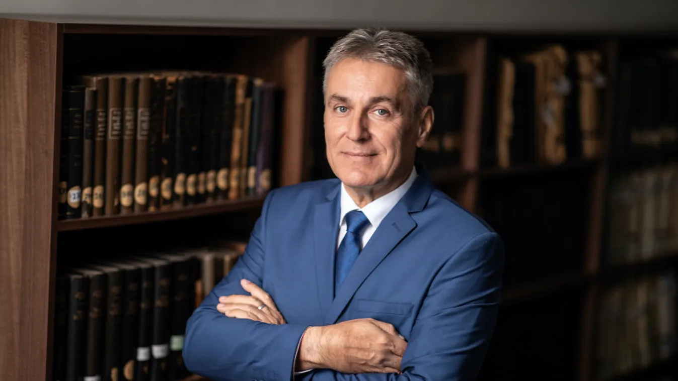 Bedros J.Róbert: Mindannyian azért dolgozunk, hogy megállítsuk a vírust