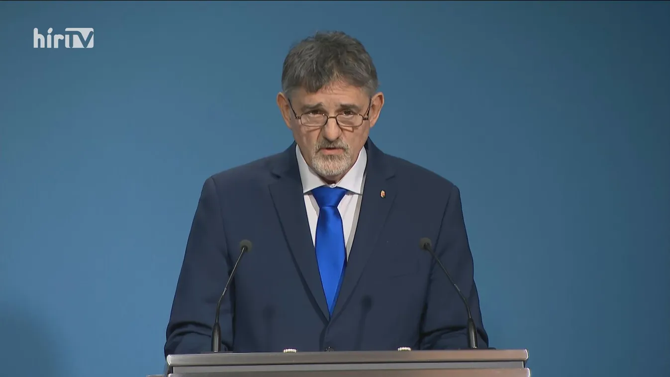 György István: A regisztrált idősek és a 60 év alatti krónikus betegek oltása folytatódik