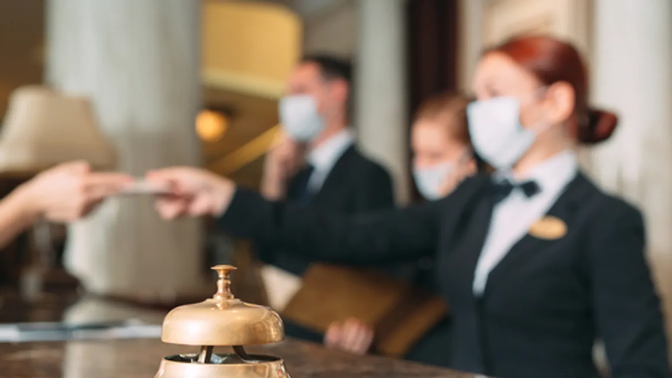 A vírus ellen védett utazókkal indulhatna a turizmus