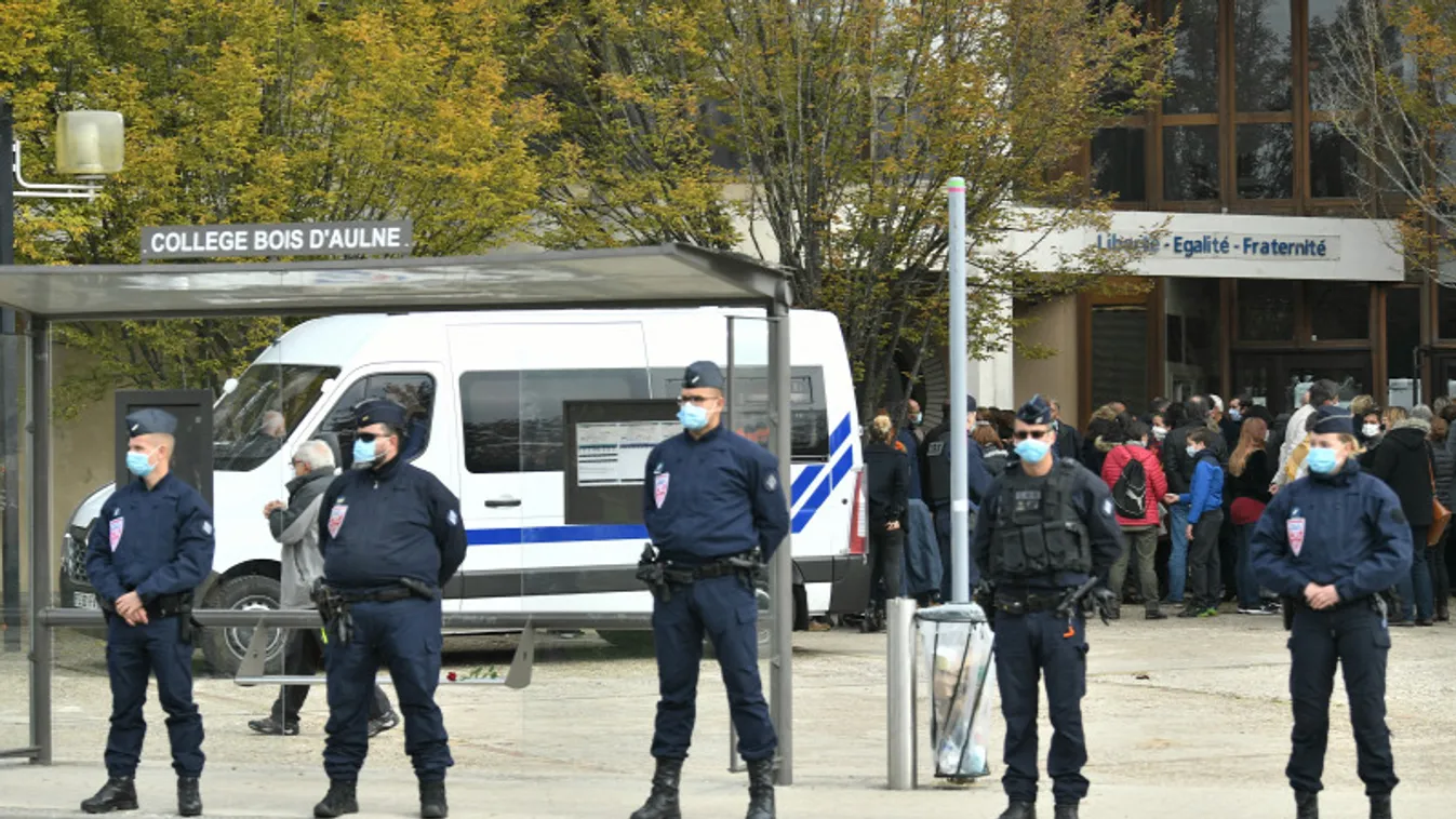 Felgyújtották a zsinagógát, a zsidó embereket elüldözték az egyik párizsi elővárosból a muszlimok