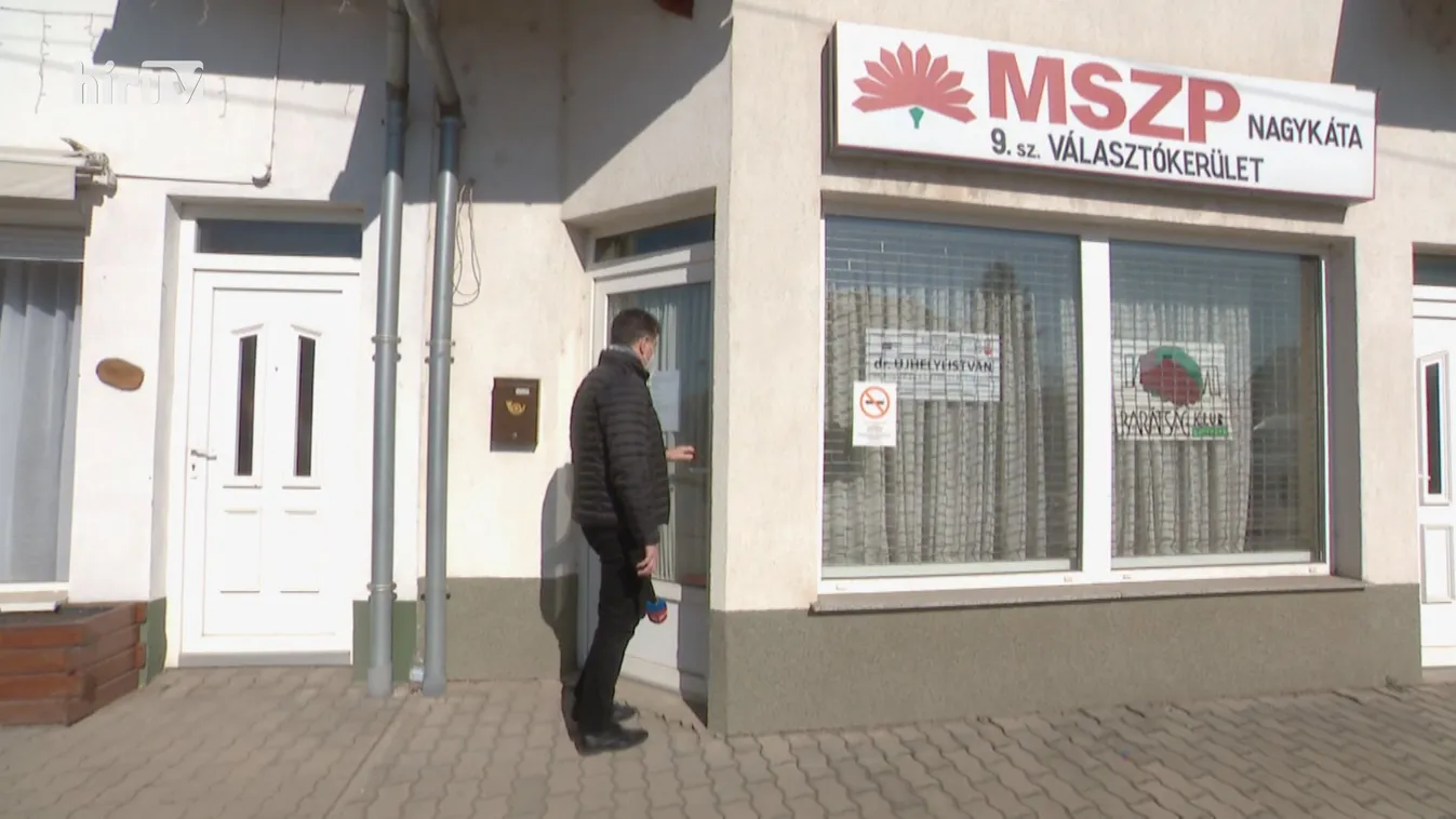 Kémkamerát szereltek az MSZP irodájába