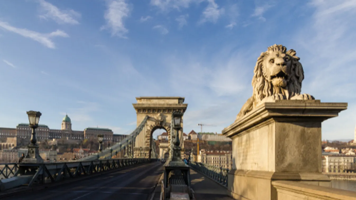 A felújítás miatt szerdán két és fél évre lezárják a gyalogosok elől a Lánchidat